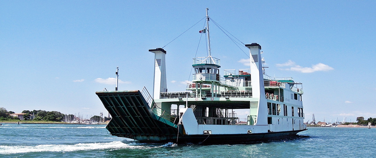 Las ventajas y aplicaciones de las barcazas LCT en el transporte de carga