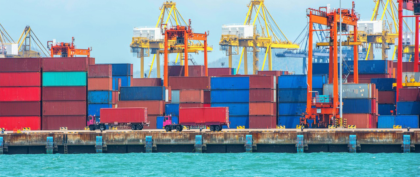 Puertos de contenedores llenos-1