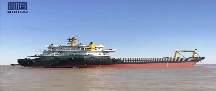 Buques de carga LCT: transporte versátil para mercancías pesadas y a granel